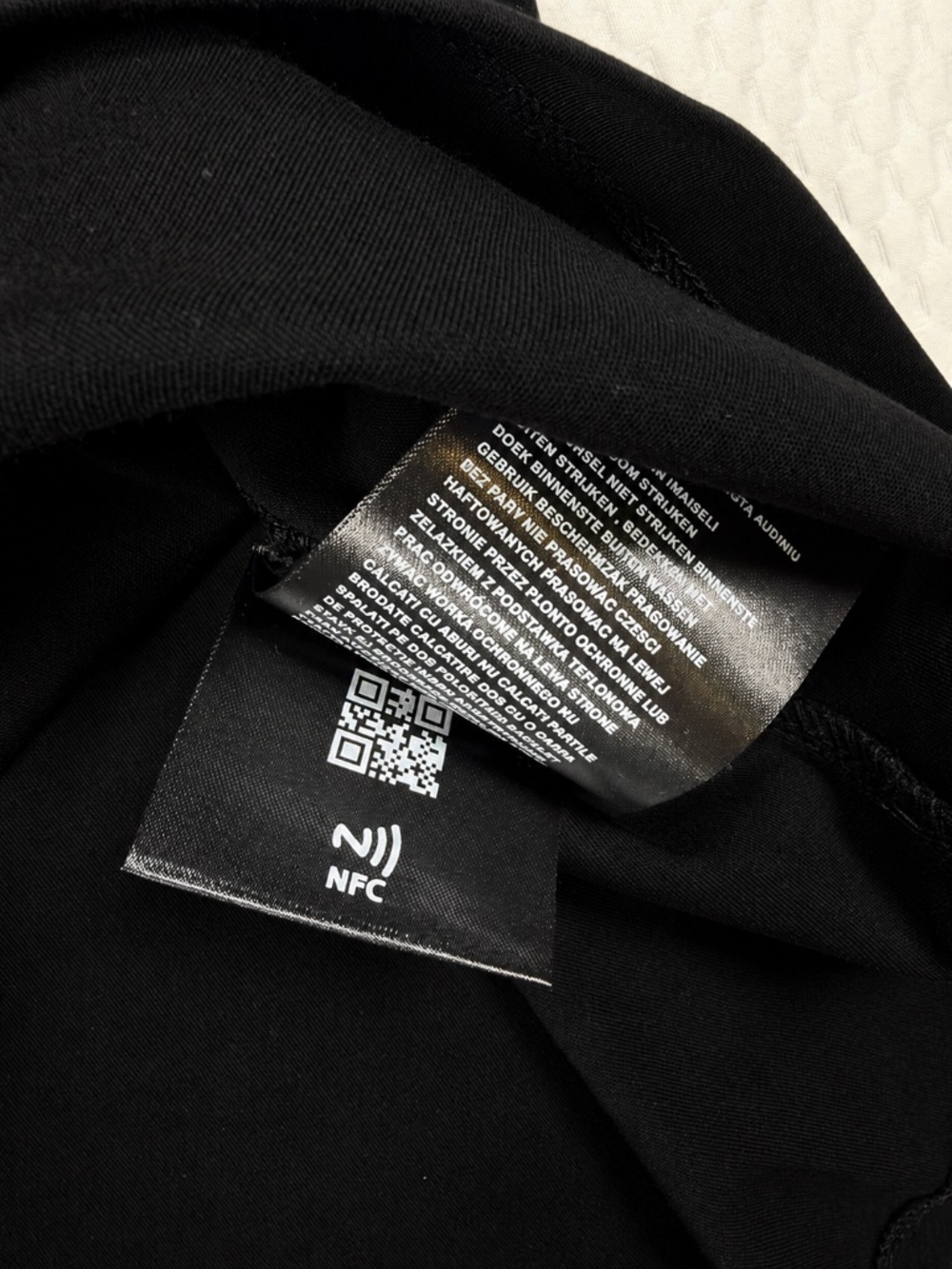 PRADA MEN'S BLACK COTTON T-SHIRT SIZE SMALL BOXY FIT TRIANGLE LOGO EXCELLENT NWT - Picture 8 of 10